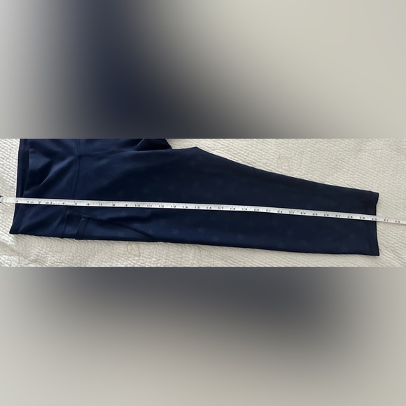 Old Navy Women’s Active Powersoft Crops- Size Large - Picture 7 of 7